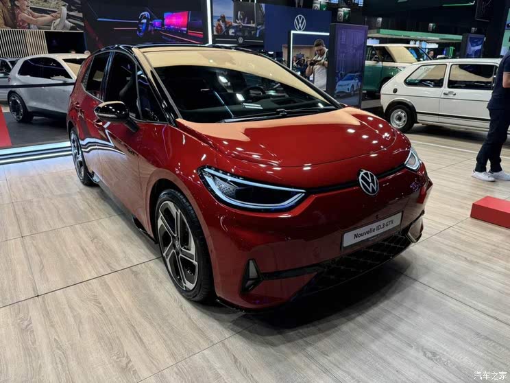 首款增程SUV/AUDI E量产版/奥迪A5L 上汽大众5款新车亮相上海车展