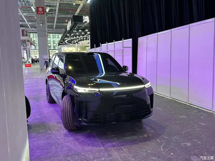 2025上海车展探馆：传祺向往S9抵达现场 5座/6座可选的中大型SUV