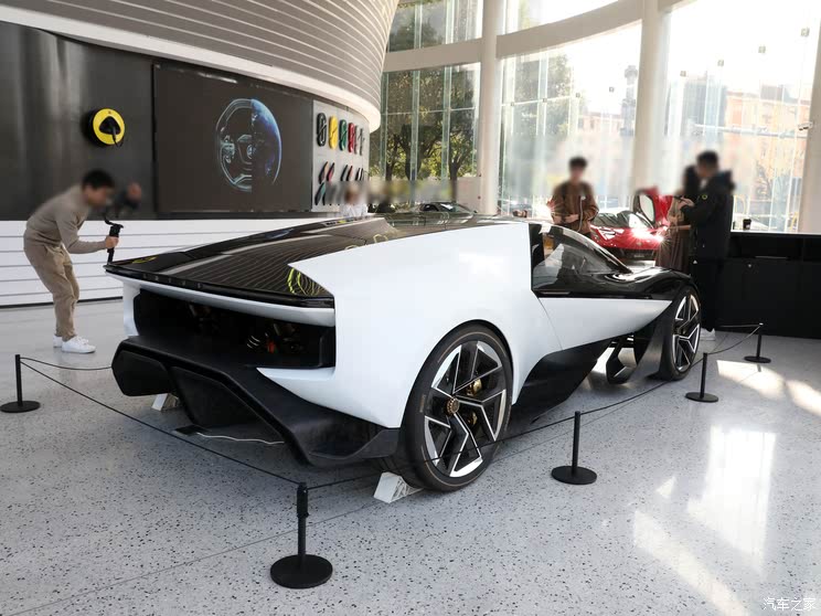 全新雷克萨斯ES/极氪9X/仰望U8L等 2025上海车展新车汇总（下）