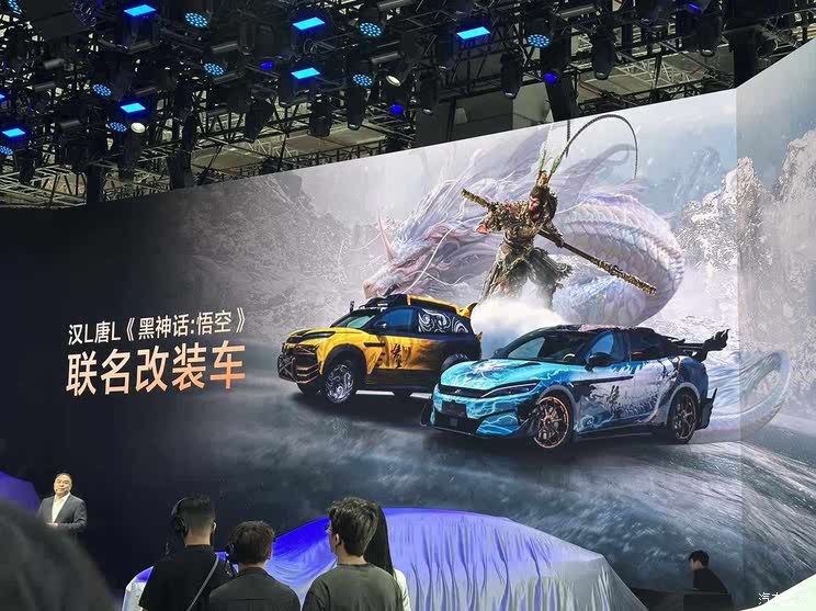 全新雷克萨斯ES/极氪9X/仰望U8L等 2025上海车展新车汇总（下）