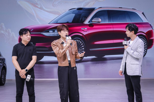问界M9交付破20万辆！重庆车展揭秘50万级销冠科技密码